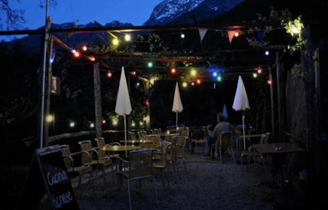 Osteria Gruetli Con Alloggio Borgnone ภายนอก รูปภาพ