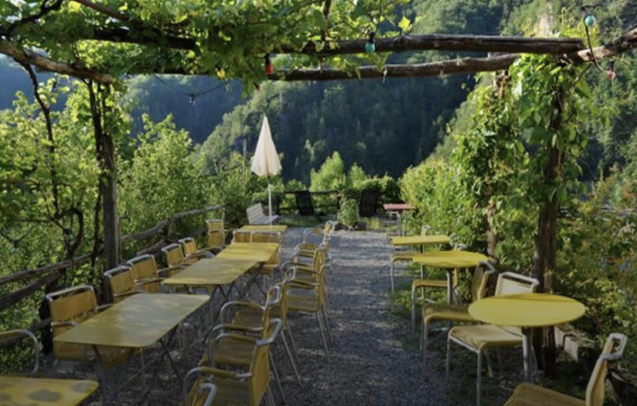 Osteria Gruetli Con Alloggio Borgnone ภายนอก รูปภาพ