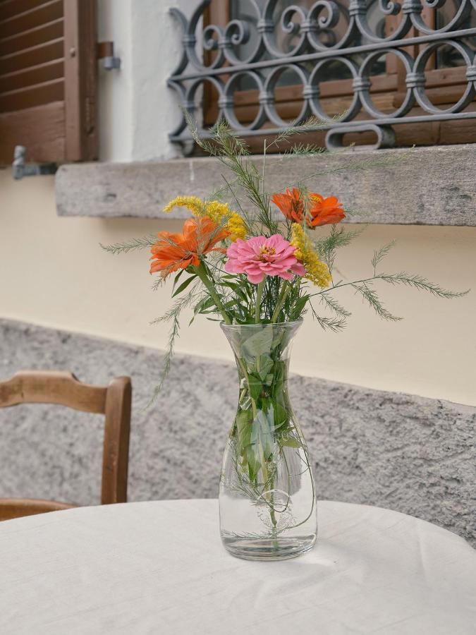 Osteria Gruetli Con Alloggio Borgnone ภายนอก รูปภาพ